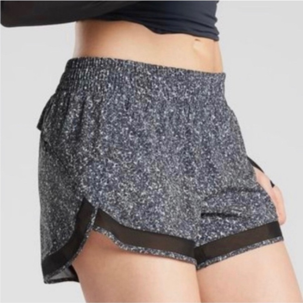 NWOT Athleta mesh racer run short Small